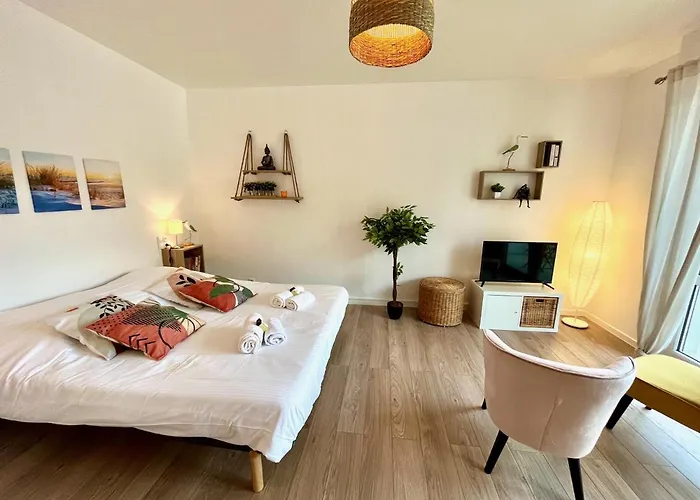 Nihal, Studio Proche Zenith Avec Parking Et Balcon